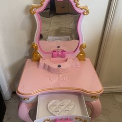 Disney Princess Vanity (no Included the Stool)