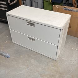 Hon Two ( 2 ) Drawer File Cabinet. 