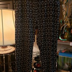 WM# 1022, Ladies Medium Old Navy Pants/capris