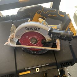 circular saw 