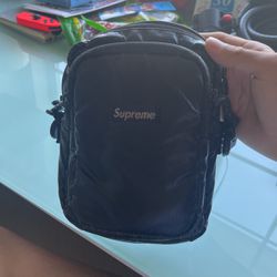 supreme shoulderbag 