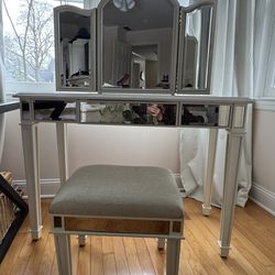 Vanity with matching mirrored stool
