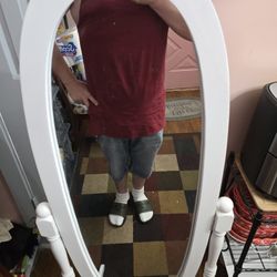 Vanity. mirror.