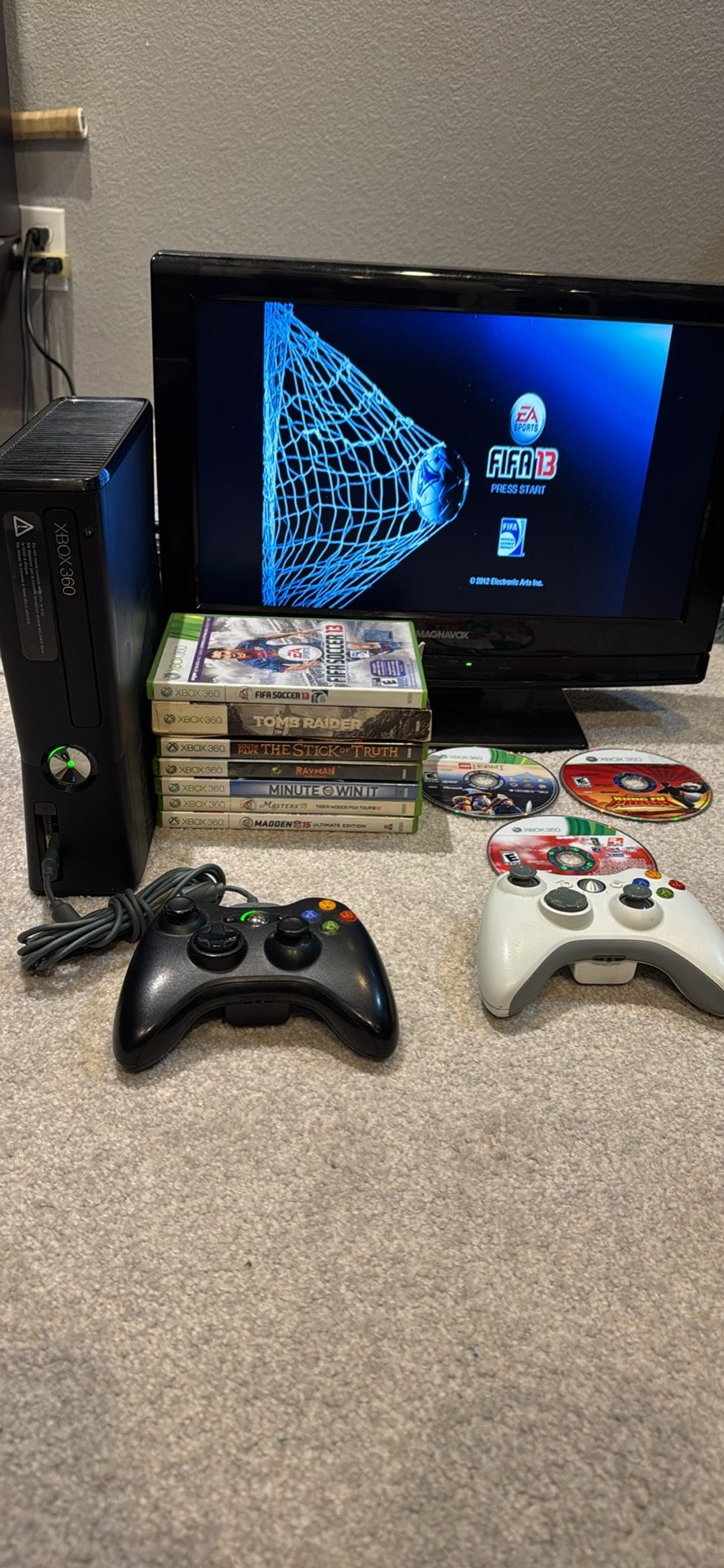 Xbox 360 with 10 Games 2 controllers plus 40+ Downloaded Games FIFA Soccer