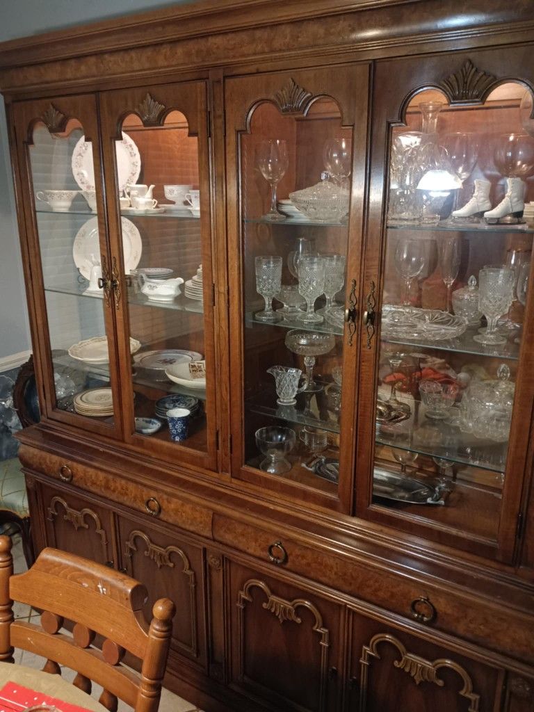 *HUGE SALE* Thomasville China Cabinet & Buffet