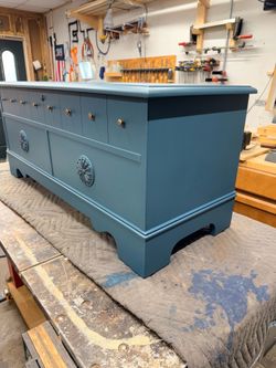 Vintage 1962 Cedar Chest– Excellent