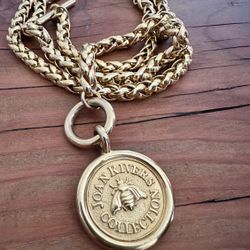 Joan Rivers Chunky Chain Gold Tone Toggle Necklace with Bee Pendant- Classics Bee Collection Thick Chain Statement Necklace- K#1223