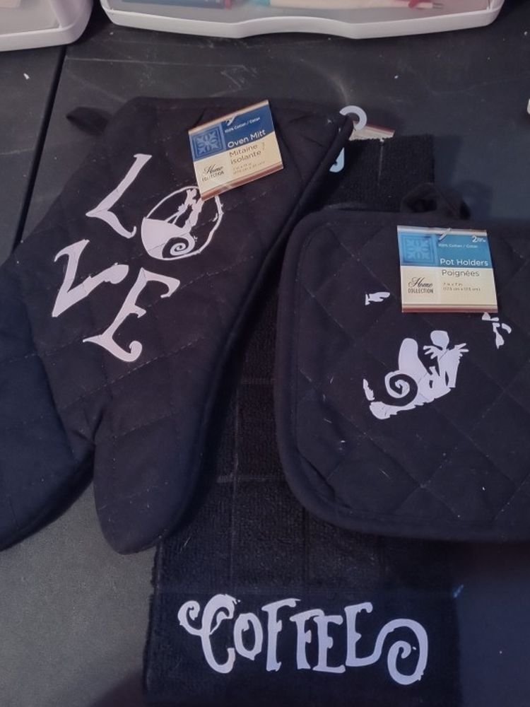 Potholders And Hand Towels