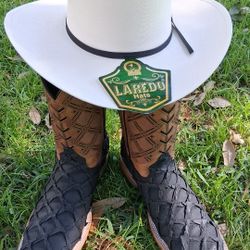 Piraruco Negro Mate Y Sombrero 100xx