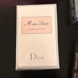Miss dior perfume