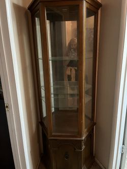 Curio Cabinet Glass Shelves And Light