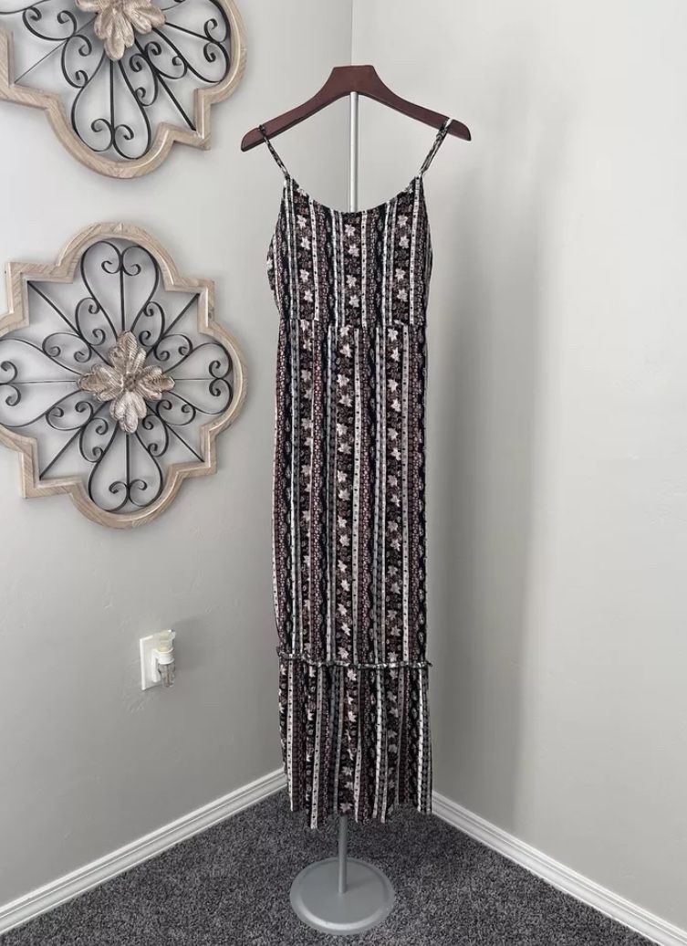 SO Goods for Life Bodycon Maxi Ruffled Dress size M🏖️Ditsy Flower smocked bust