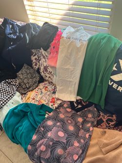 More than 30 pieces of women clothes size small