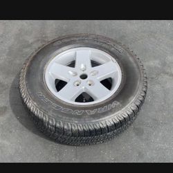  1 X 245/75r17 5x5 5x127 Jeep JK wrangler Stock Aluminum Wheels Rims Rim 100% Tire Treads !