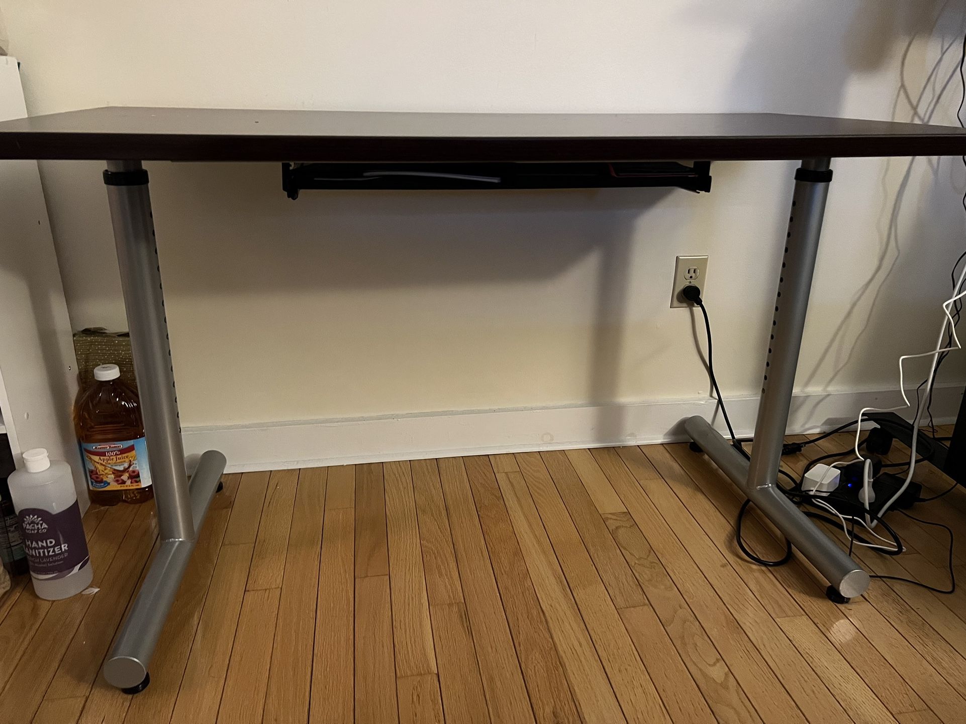 Desk with keyboard tray