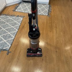 VACUUM CLEANER- HOOVER 12 AMP 