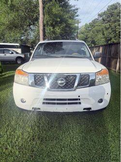 2010 Nissan armada Good condition $3700 cash