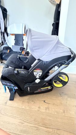 Doona Car seat/Stroller w/insert