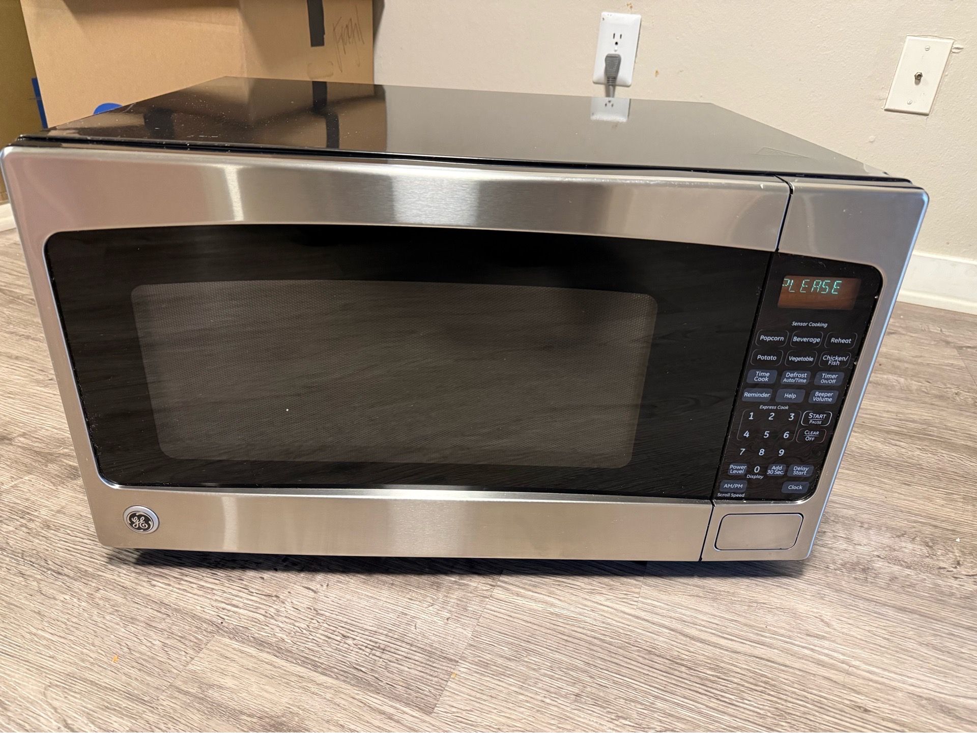 GE 2.0 1200 watt Microwave
