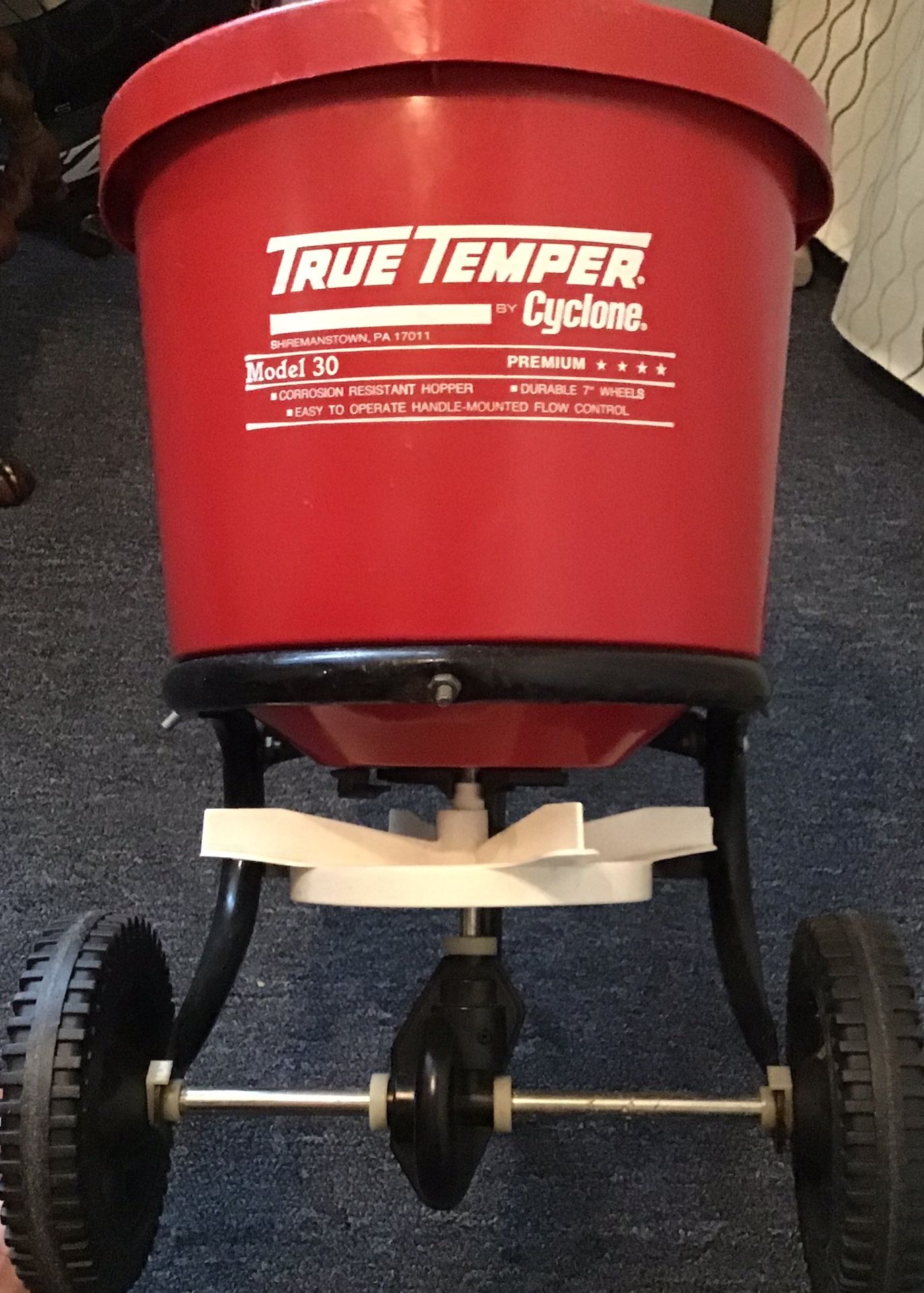 True Temper by Cyclone model 30 Broadcast Spreader LIKE NEW for Sale in