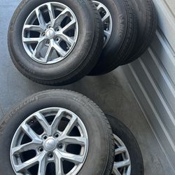 5 Alloy Wheels & Tires 245x75x17 from  2023 Jeep JLU $300