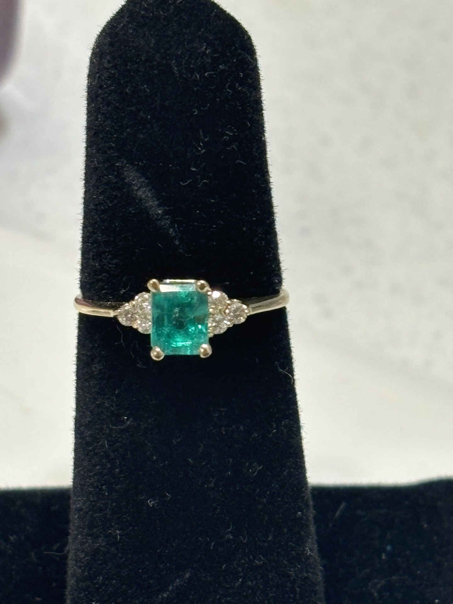 14k Gold Emerald Diamond Ring