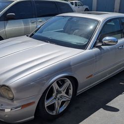 2005 Jaguar Super V8