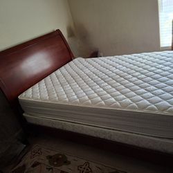Queen Size Mattress With Bed Frame 
