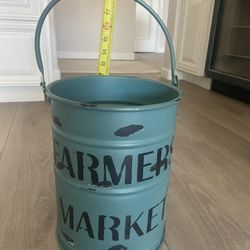 Metal Container Great For Dried Flowers $20 Distress Look