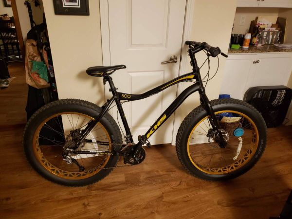 KHS Fat Tire Mountain Bike for Sale in Fountain Valley, CA