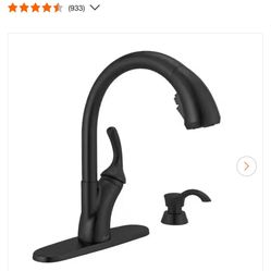Shiloh Single-Handle Pull-Out Sprayer Kitchen Faucet with ShieldSpray in Matte Black