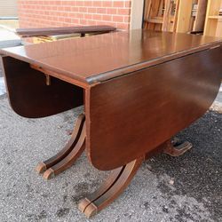 Vintage Drop-Leaf Dining Table with Extending Leaves - Extends to 7 ft long 

