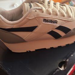 Brand New Ladies Reebok Size 7 