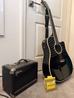 Acoustic guitar with Aamplifier (+ FREE strings)