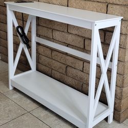 White Entyway Console with Power Outlet