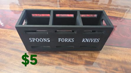 Party plasticware holder