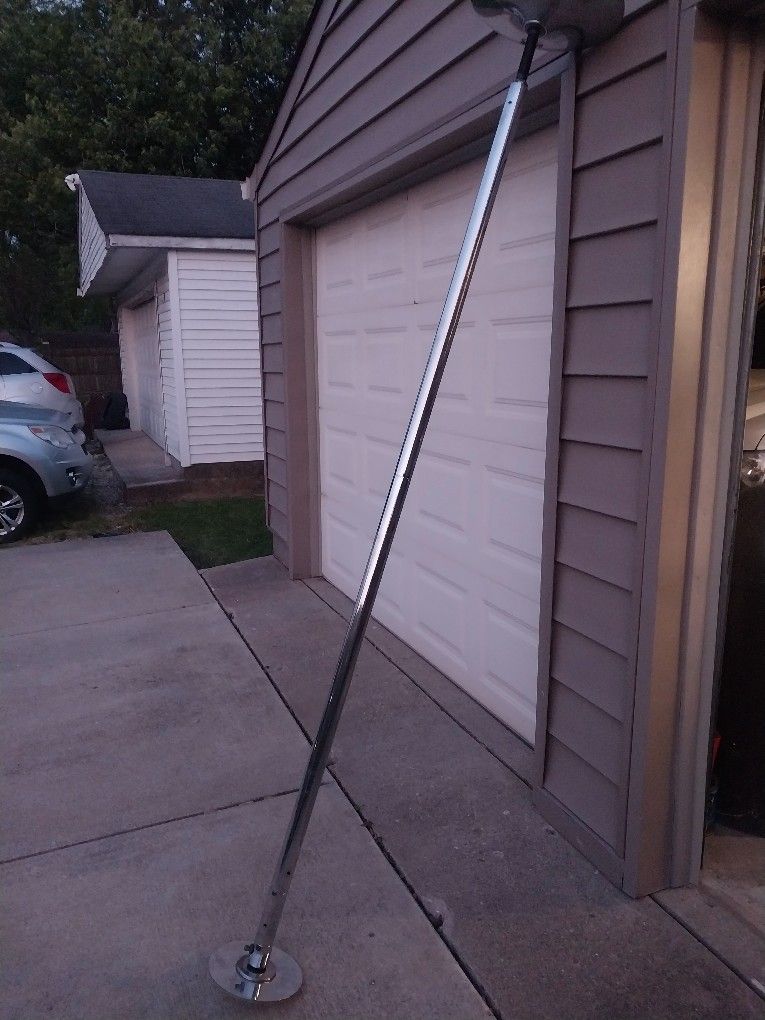DANCE POLE
