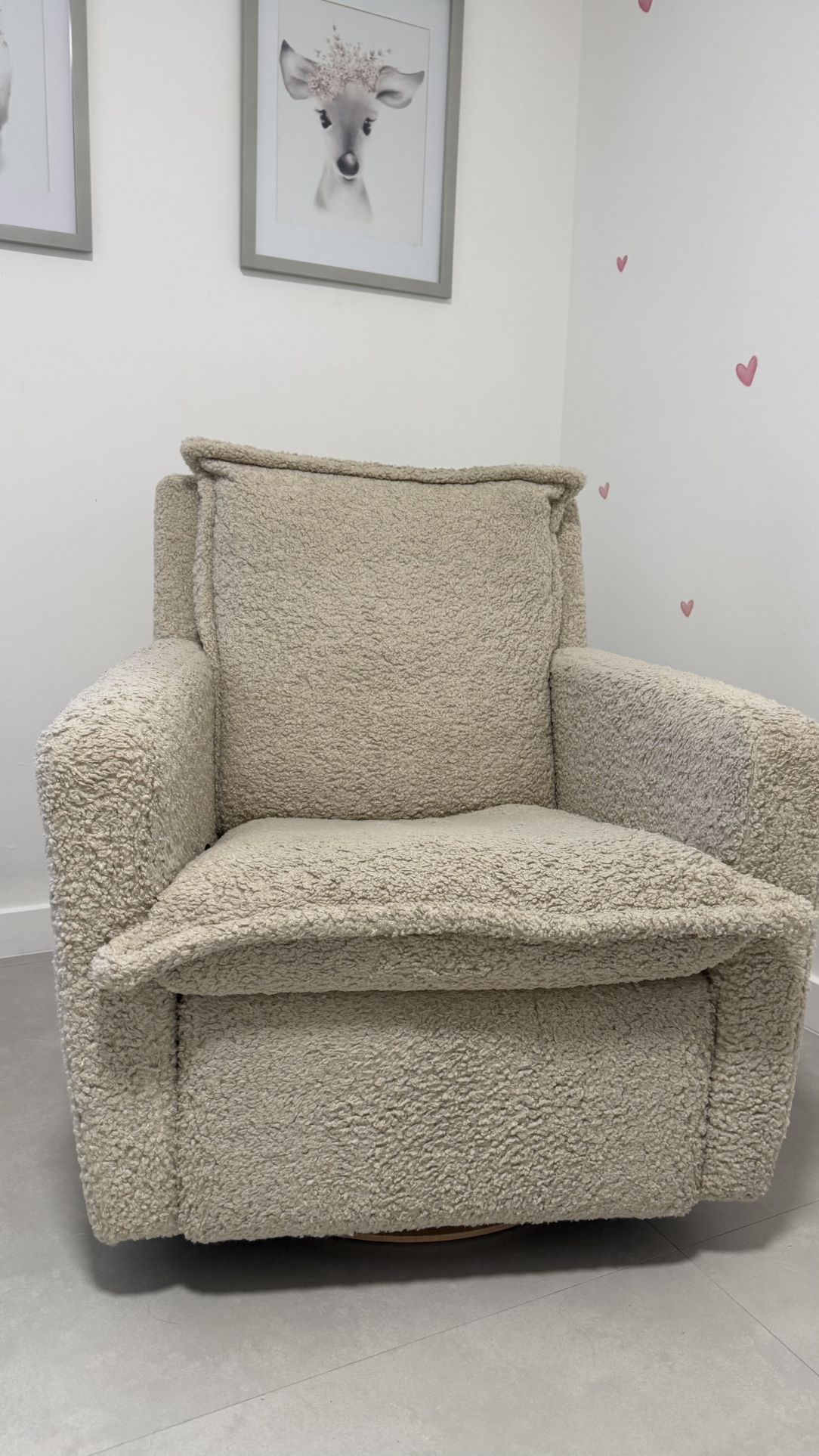 Oilo Flynn Recliner Swivel Glider — Premium Bouclé Chair