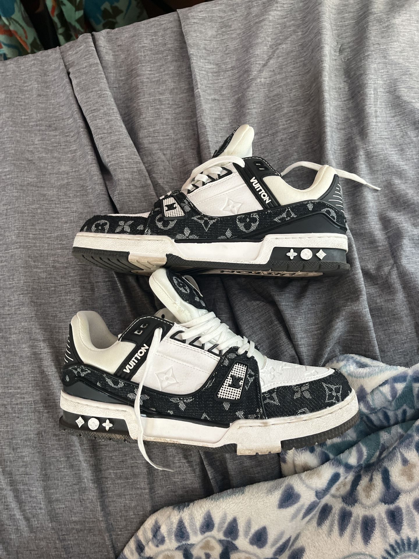 lv trainers size 8