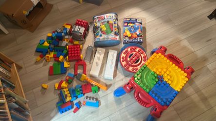Mega Bloks Lot – Activity Table, 150+ Blocks, Fire Truck, Vehicles & Storage Bag