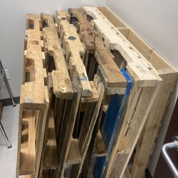 Free Wood pallets