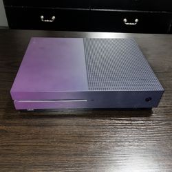 Xbox One S Fortnite Edition (with 2 controllers)
