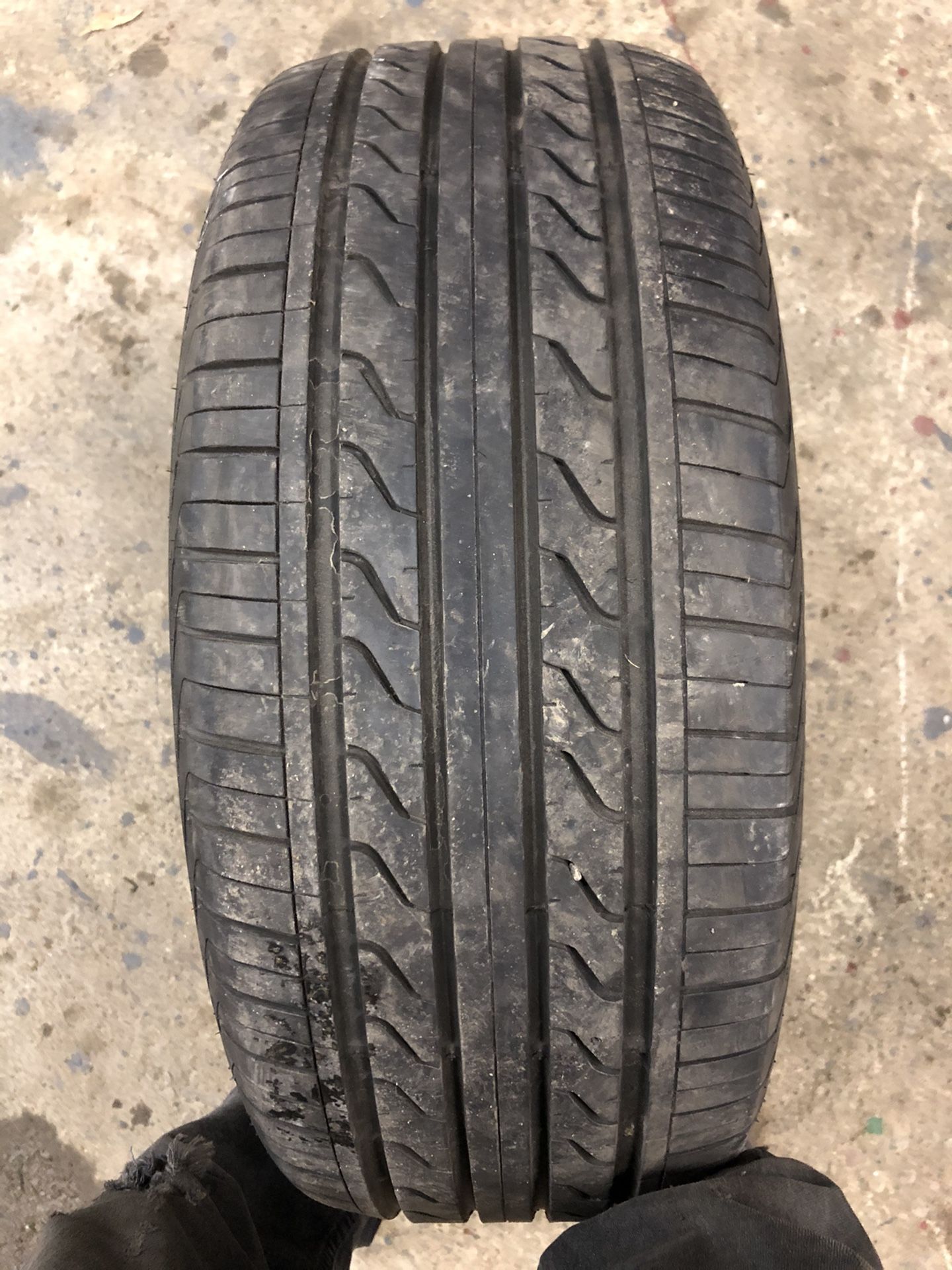 One tire 215 50 17