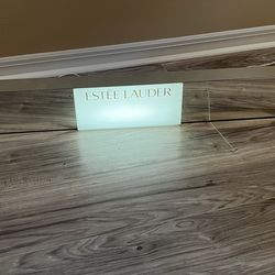 Estée Lauder Vanity Light