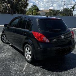 2012 Nissan Versa SL Hatchback – Special Edition – Automatic – Cold A/C