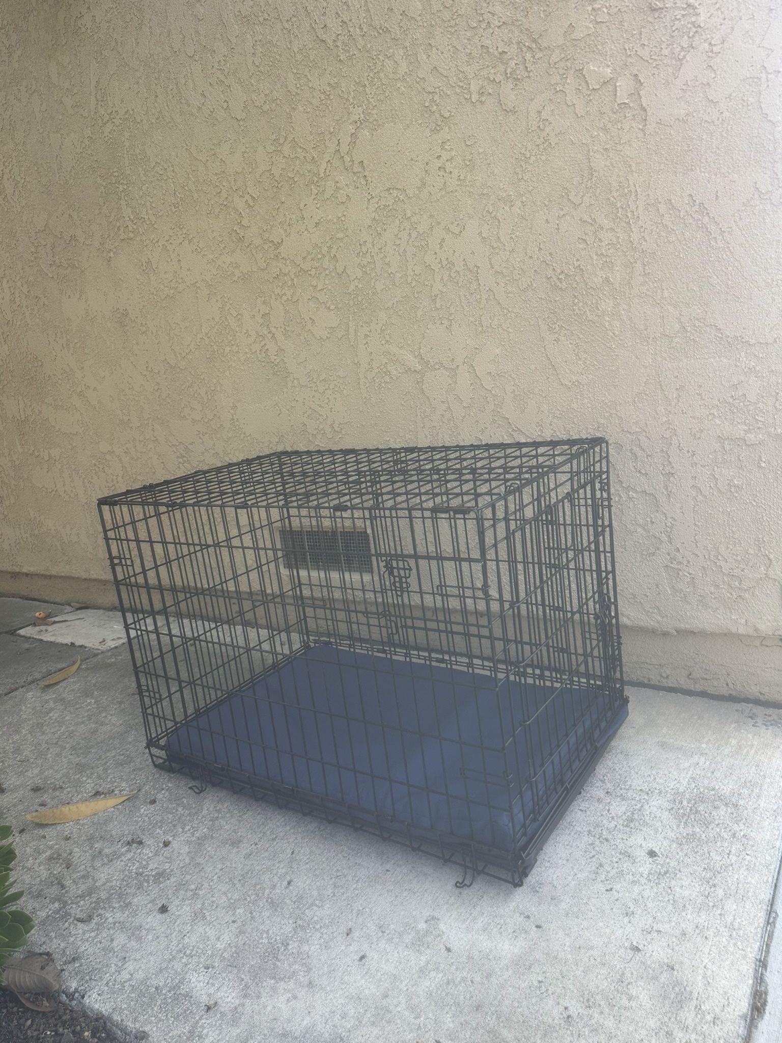 Dog crate