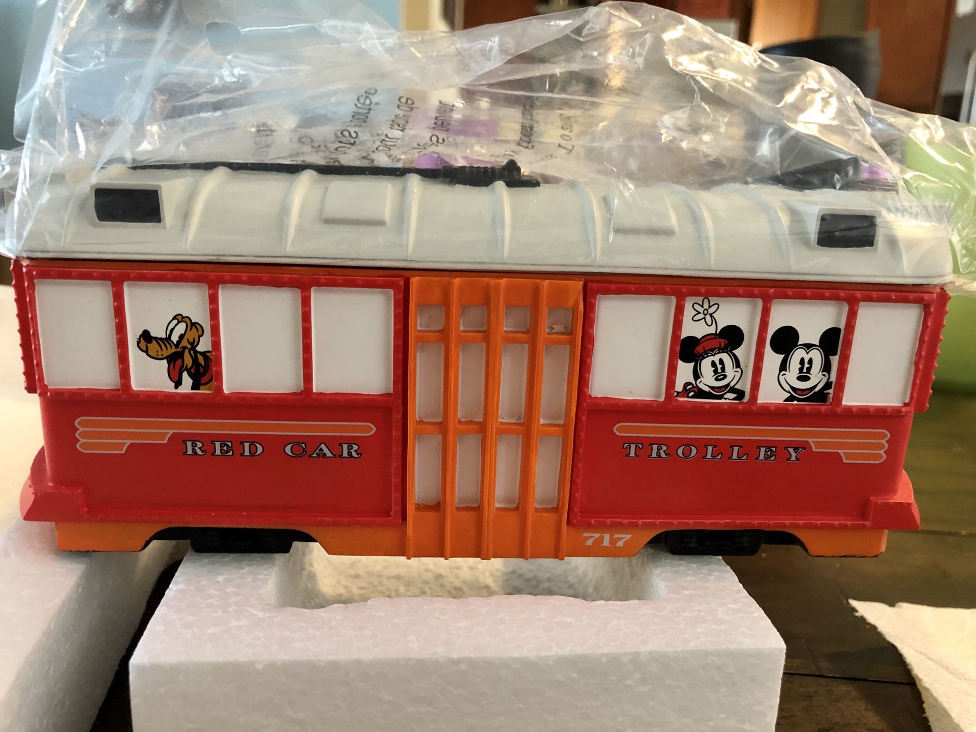 Disney Red Car Trolley Resin Sculpture Keepsake Treasure Box and pin set LE 250