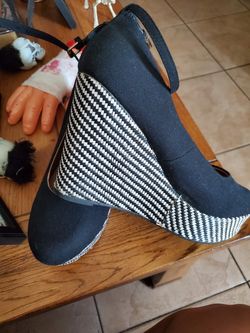 Size 10 and only 5 bucks