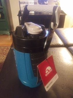 IGLOO 1 Quart Thermo Beverage Cooler