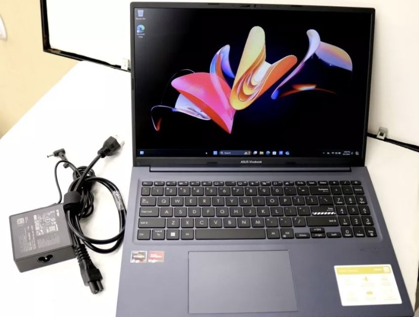 ASUS Vivobook 16" Laptop AMD Ryzen 7 5800HS 12GB RAM 512GB SSD Quiet Blue M1603Q